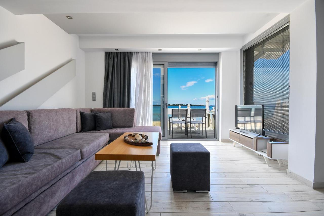 Zinozis Beach Apartments 보우르보우로우 외부 사진