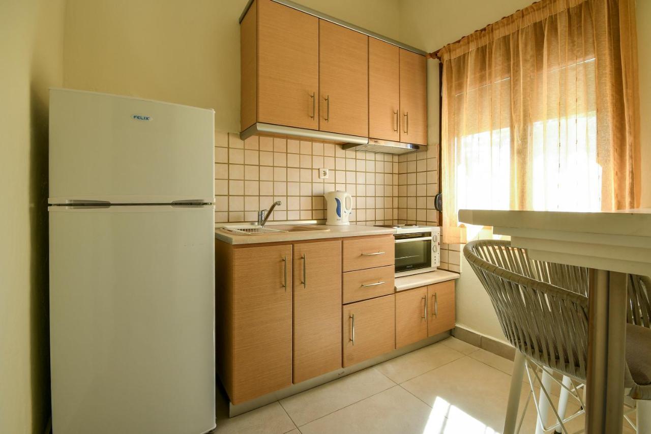 Zinozis Beach Apartments 보우르보우로우 외부 사진