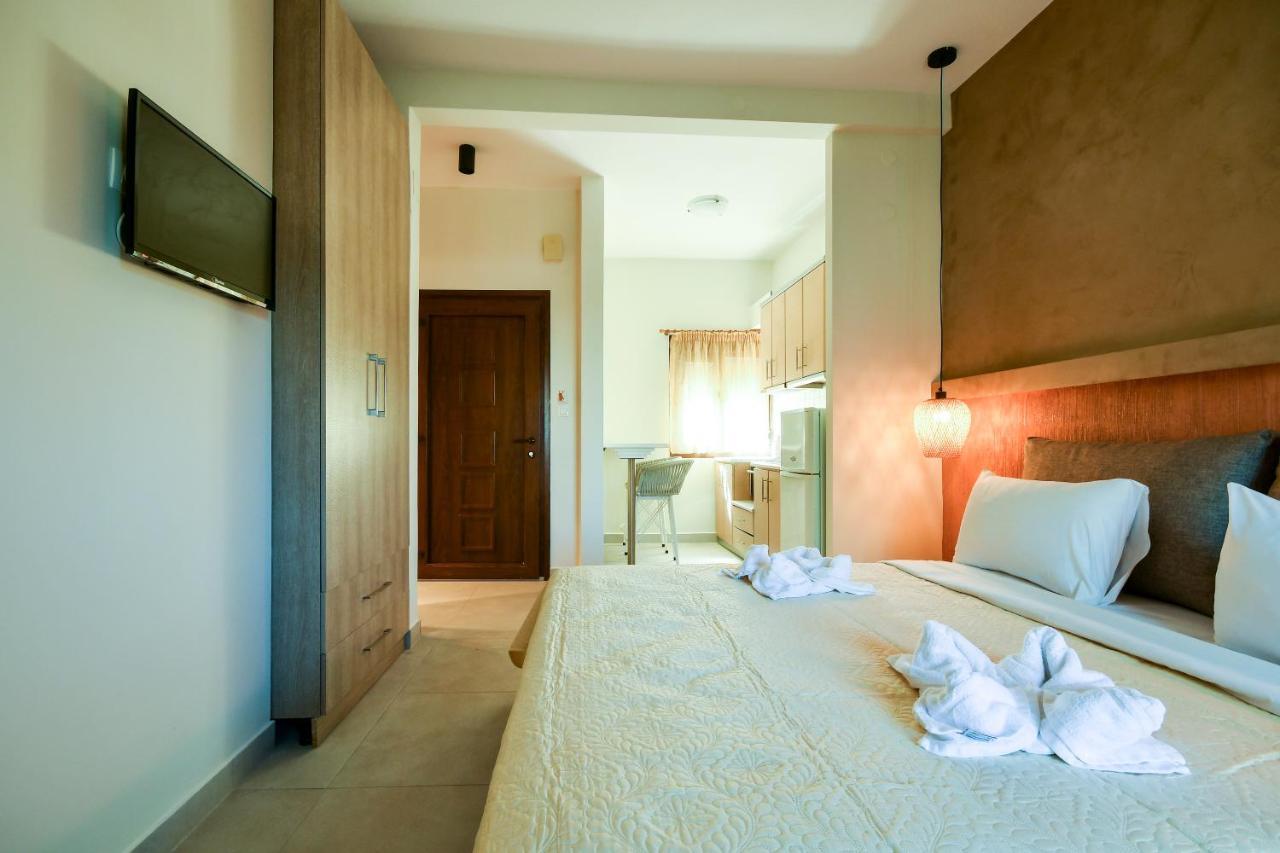 Zinozis Beach Apartments 보우르보우로우 외부 사진