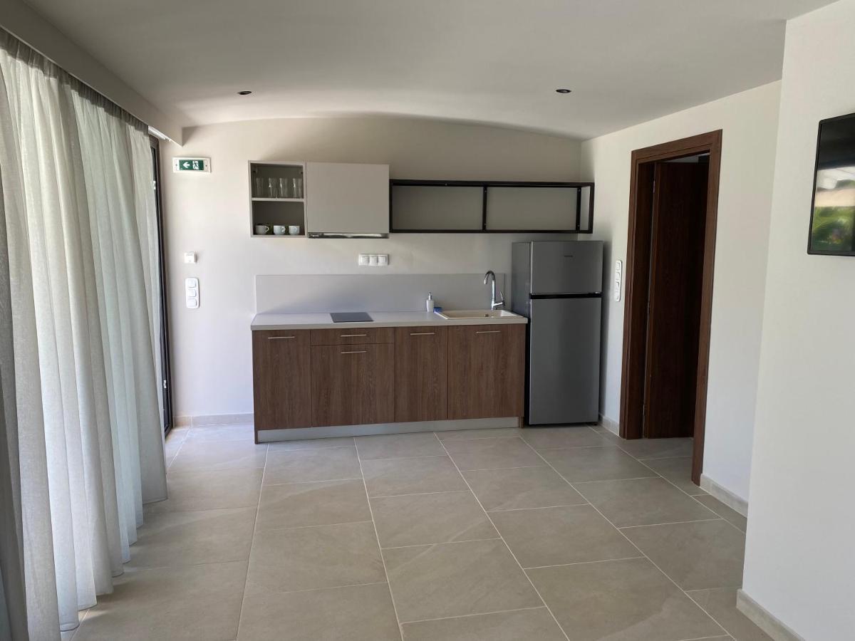 Zinozis Beach Apartments 보우르보우로우 외부 사진