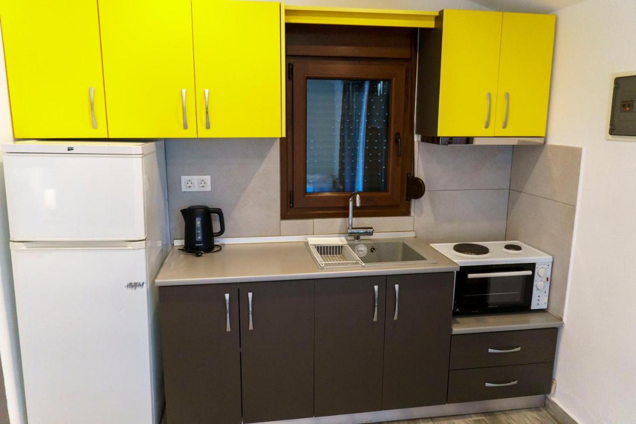 Zinozis Beach Apartments 보우르보우로우 외부 사진