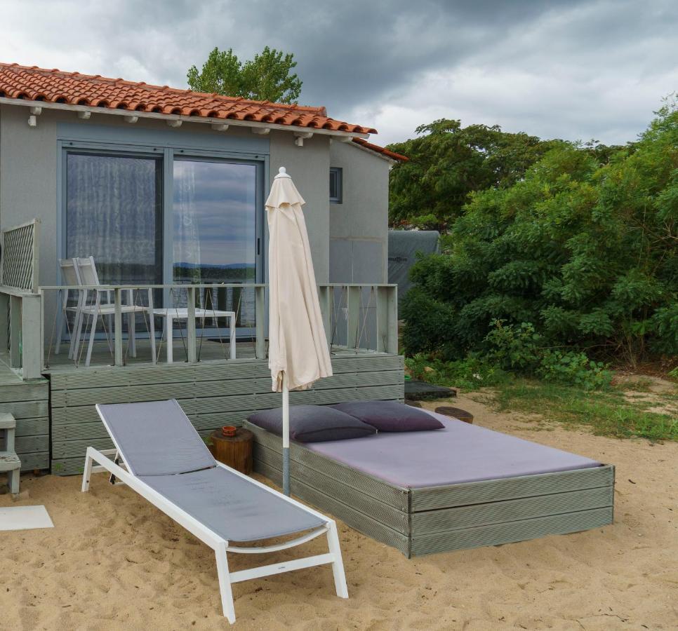 Zinozis Beach Apartments 보우르보우로우 외부 사진