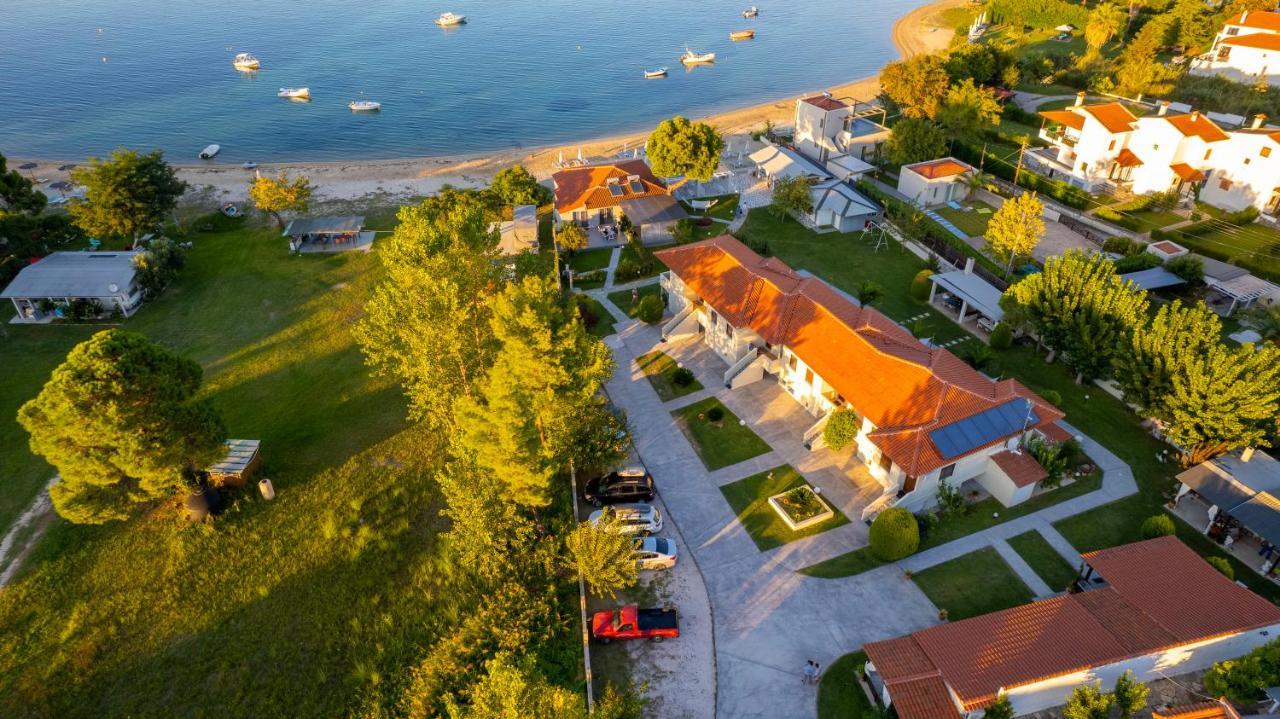 Zinozis Beach Apartments 보우르보우로우 외부 사진