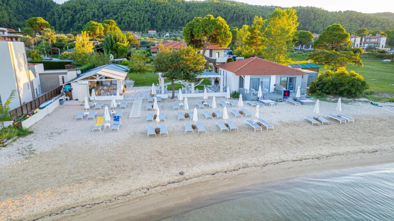 Zinozis Beach Apartments 보우르보우로우 외부 사진