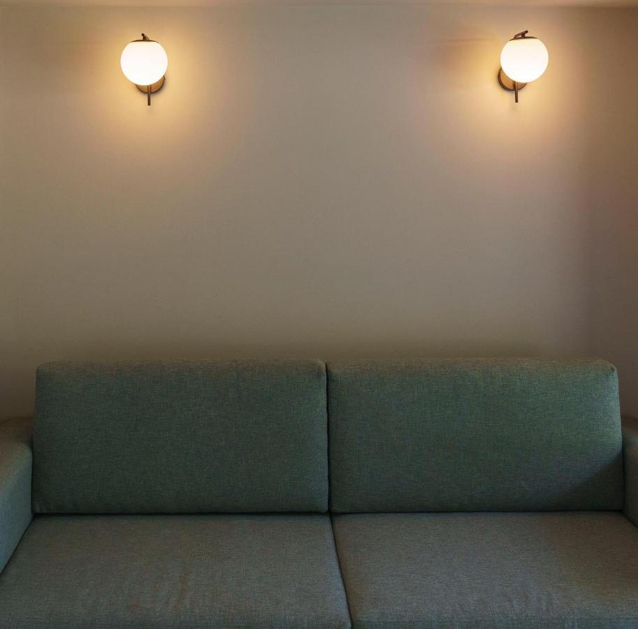 Zinozis Beach Apartments 보우르보우로우 외부 사진