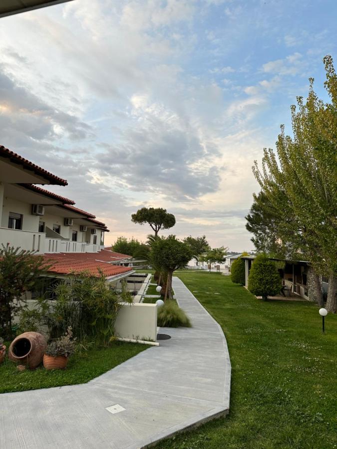 Zinozis Beach Apartments 보우르보우로우 외부 사진