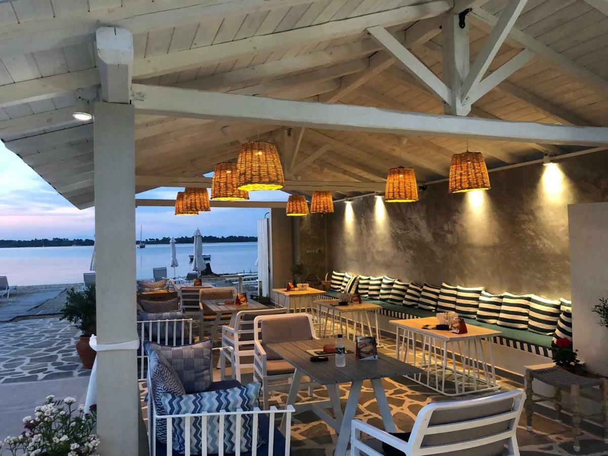 Zinozis Beach Apartments 보우르보우로우 외부 사진