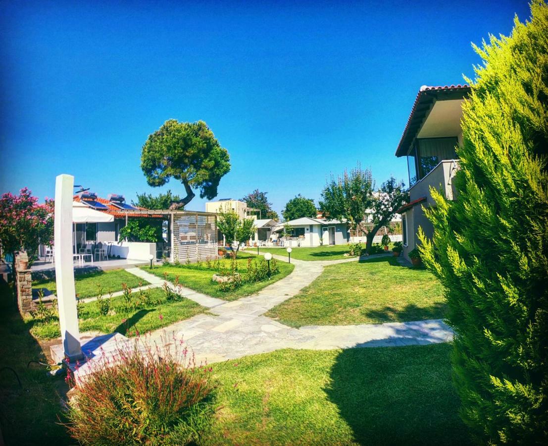 Zinozis Beach Apartments 보우르보우로우 외부 사진