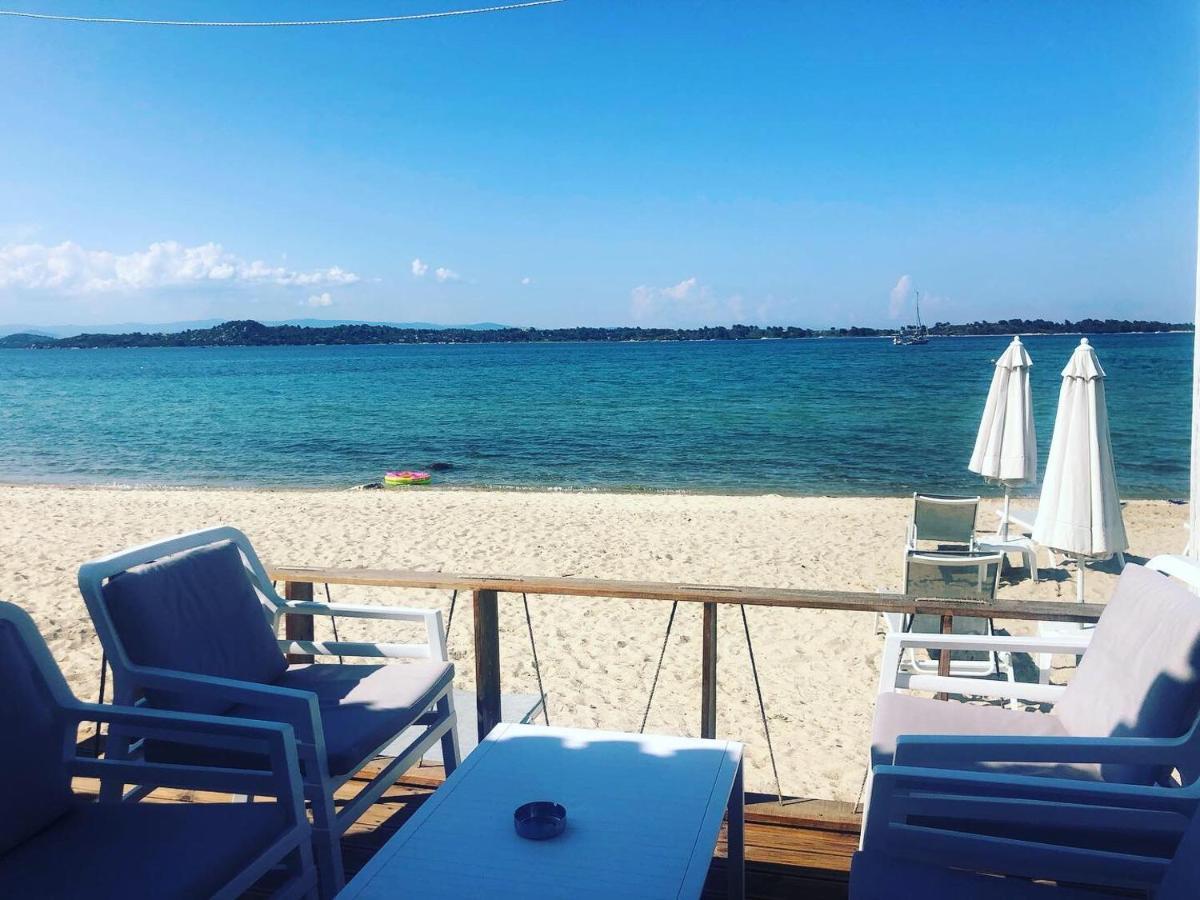 Zinozis Beach Apartments 보우르보우로우 외부 사진